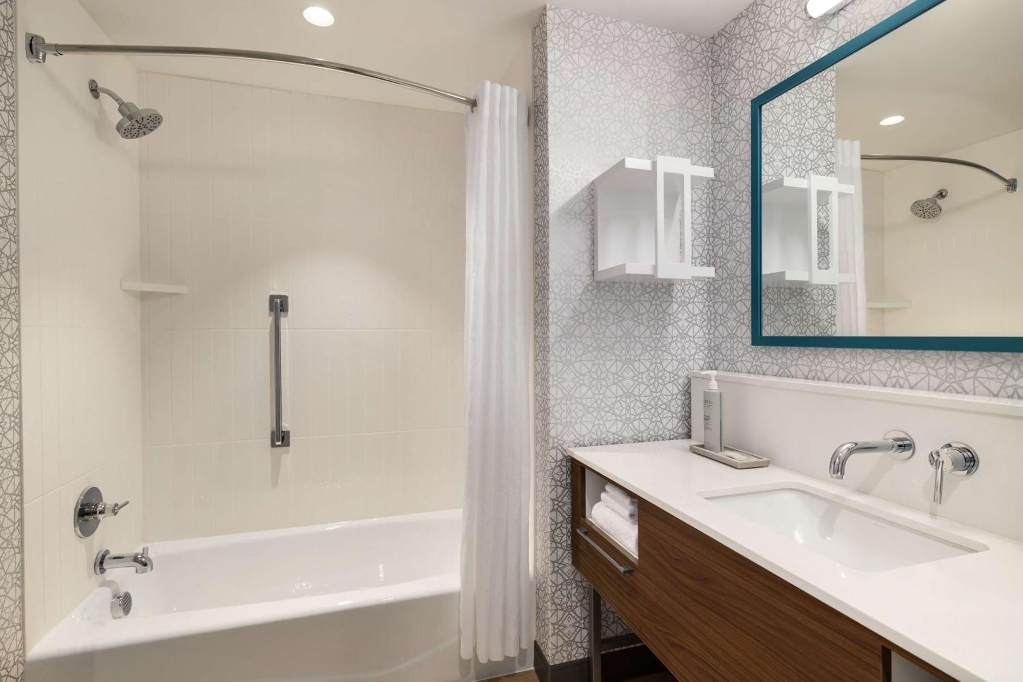 Hampton Inn & Suites Maui North Shore Kahului Extérieur photo